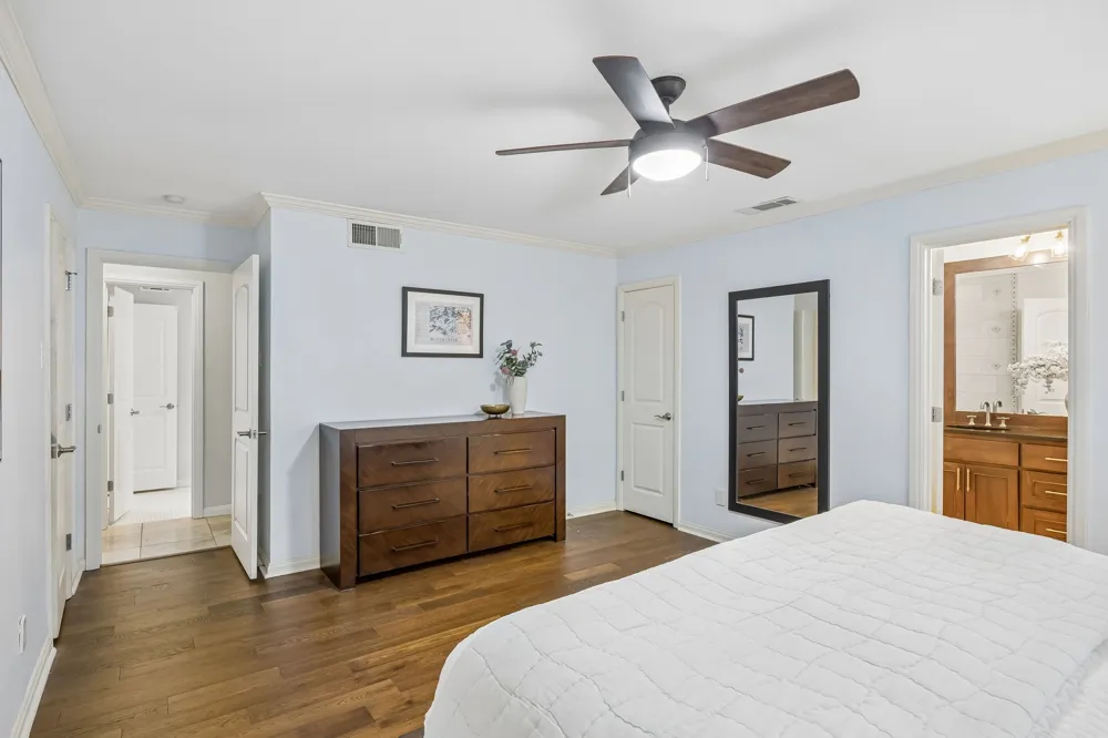 9812 Ravensway Drive Dallas, TX 75238