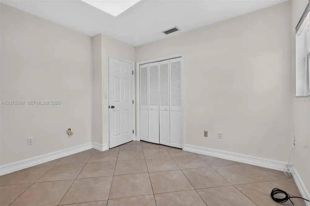 8936 SW 11th St Miami, FL 33174