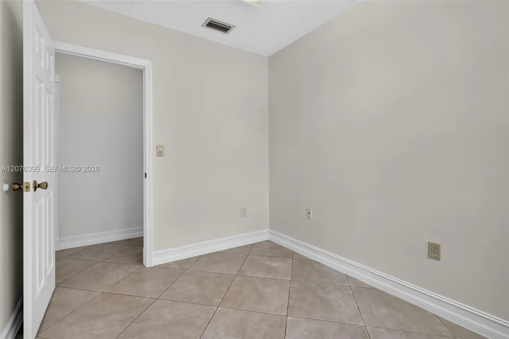 8936 SW 11th St Miami, FL 33174