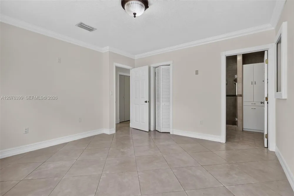8936 SW 11th St Miami, FL 33174
