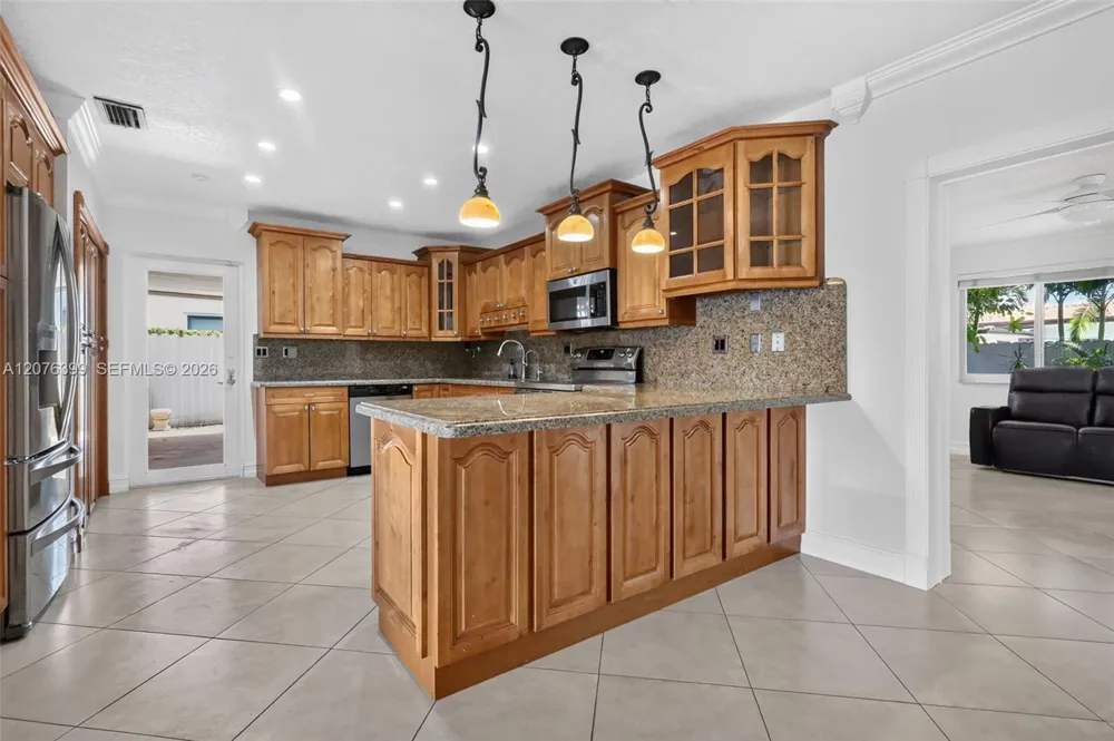 8936 SW 11th St Miami, FL 33174