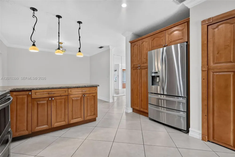 8936 SW 11th St Miami, FL 33174