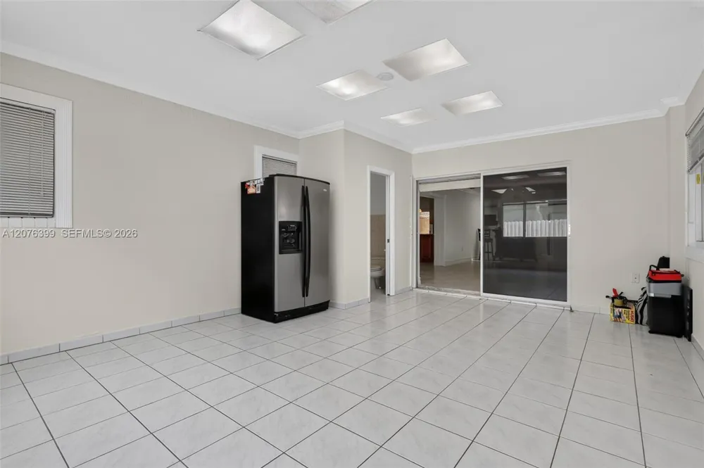 8936 SW 11th St Miami, FL 33174