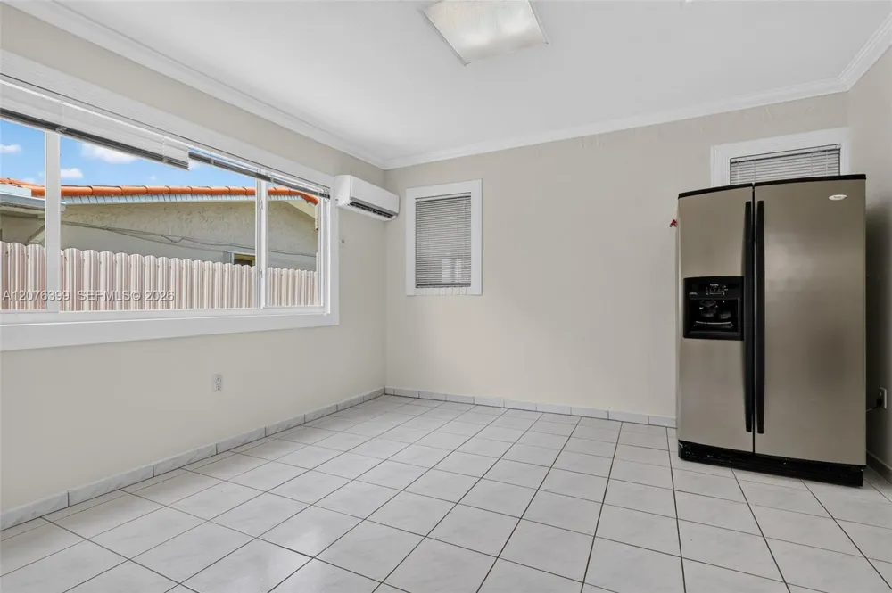 8936 SW 11th St Miami, FL 33174