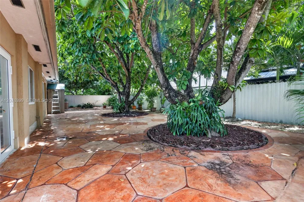 8936 SW 11th St Miami, FL 33174
