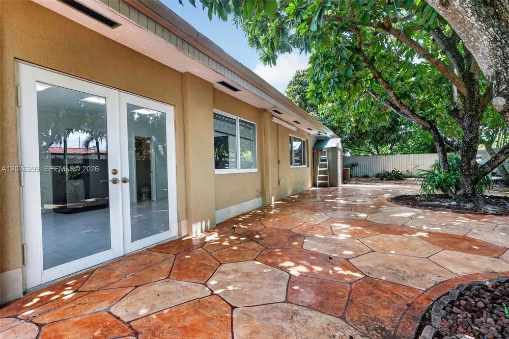 8936 SW 11th St Miami, FL 33174
