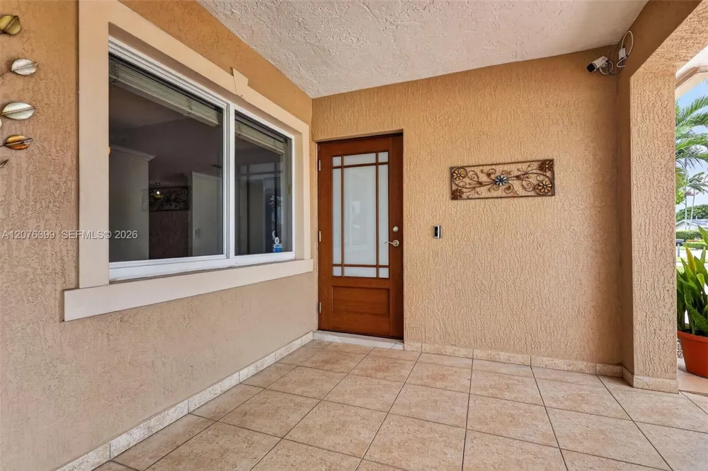 8936 SW 11th St Miami, FL 33174