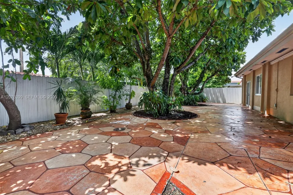 8936 SW 11th St Miami, FL 33174