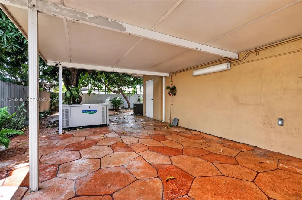 8936 SW 11th St Miami, FL 33174