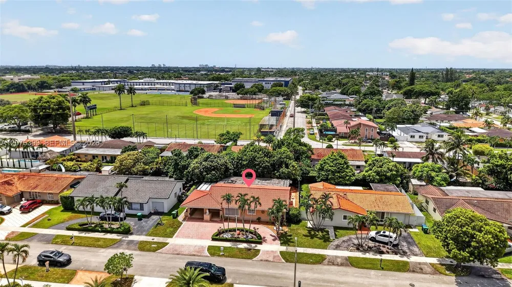 8936 SW 11th St Miami, FL 33174