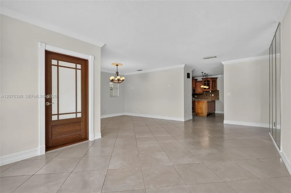 8936 SW 11th St Miami, FL 33174