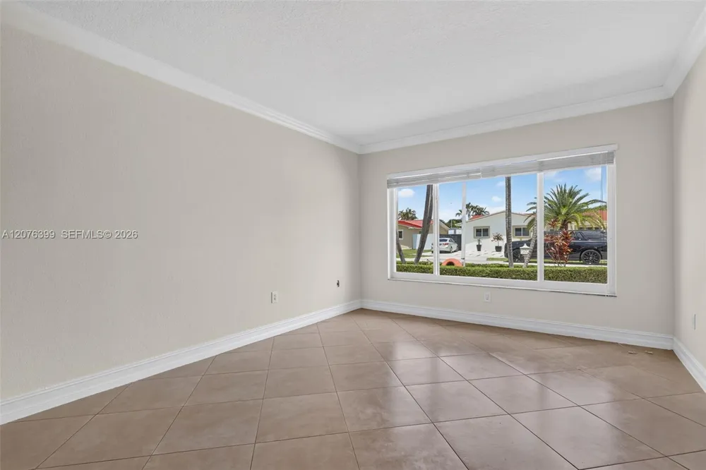 8936 SW 11th St Miami, FL 33174