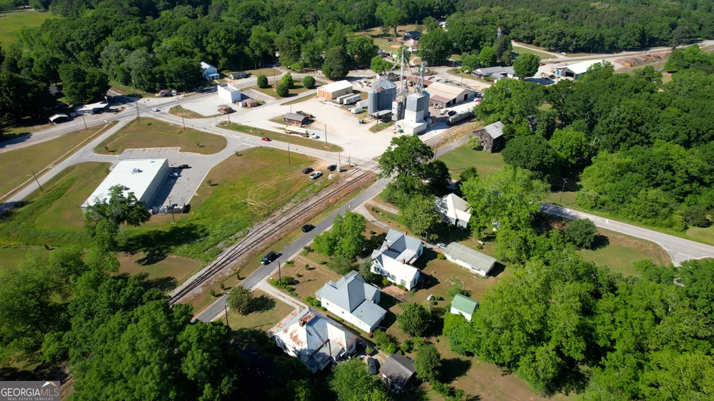 706 S Railroad ST Shady Dale, GA 31085