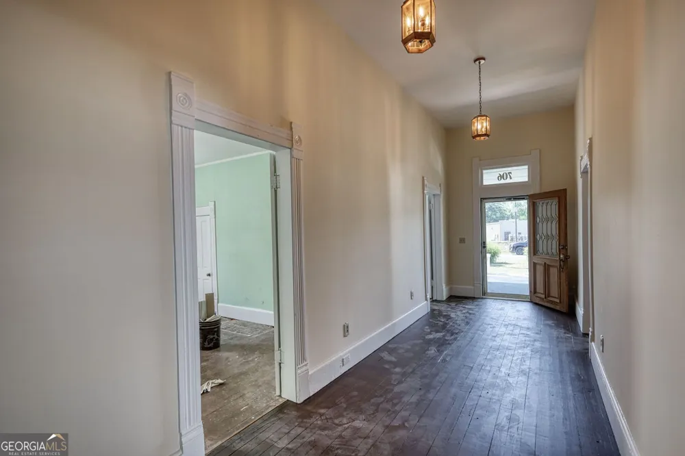 706 S Railroad ST Shady Dale, GA 31085