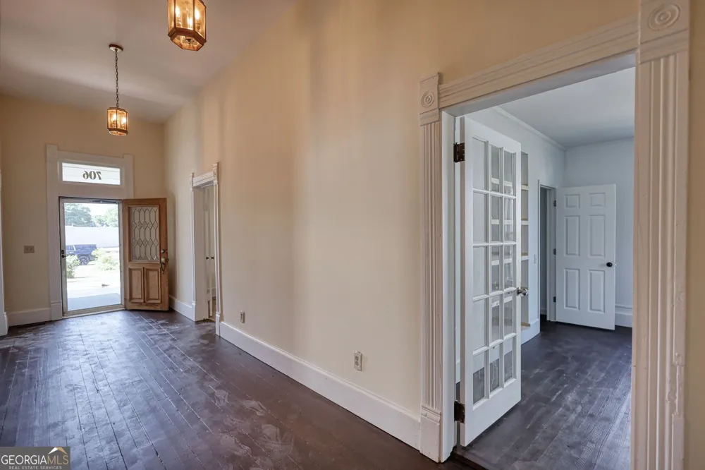 706 S Railroad ST Shady Dale, GA 31085