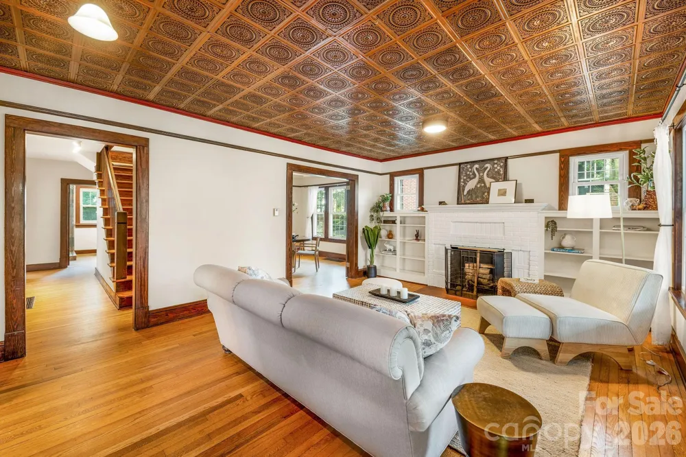 33 Fairfax Avenue Asheville, NC 28806