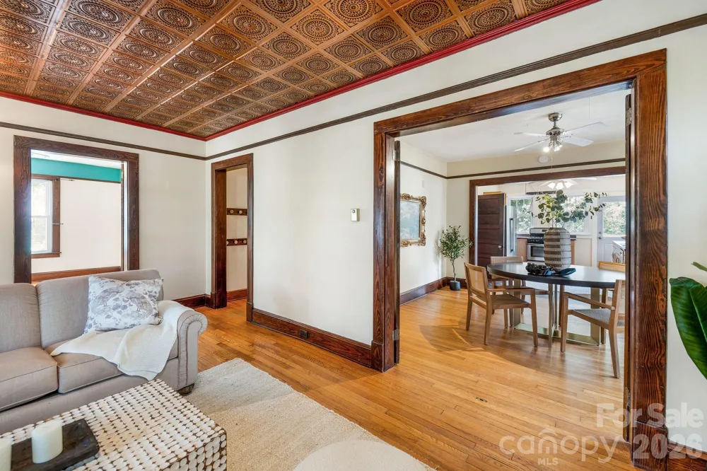 33 Fairfax Avenue Asheville, NC 28806
