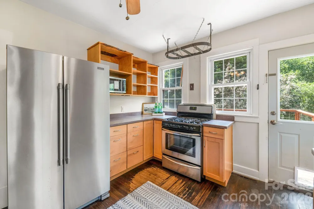 33 Fairfax Avenue Asheville, NC 28806