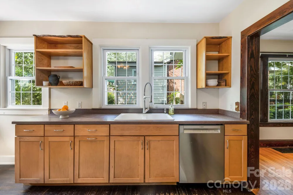 33 Fairfax Avenue Asheville, NC 28806