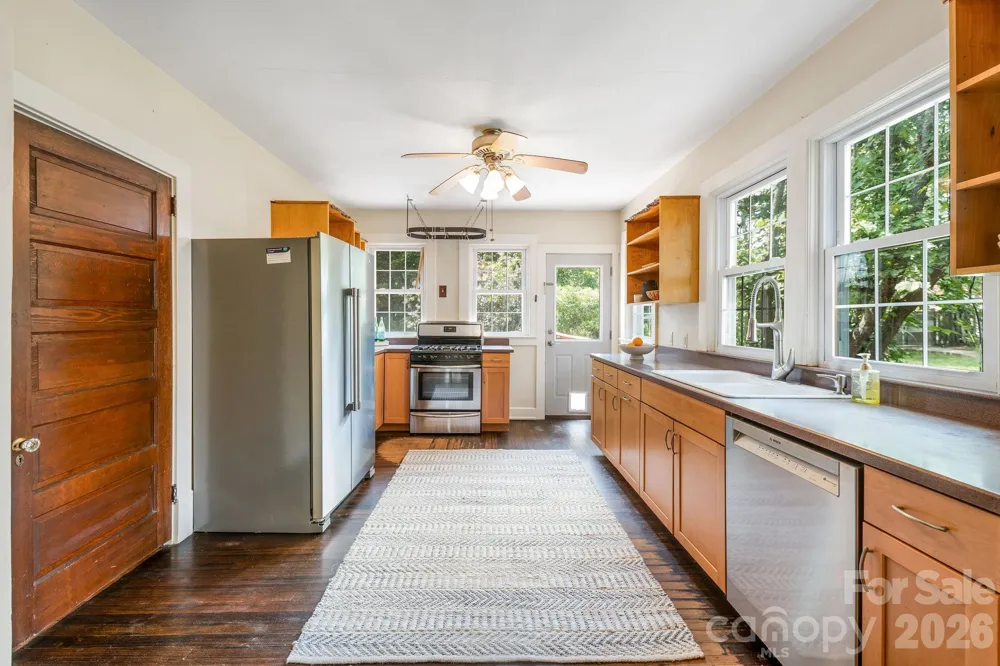 33 Fairfax Avenue Asheville, NC 28806