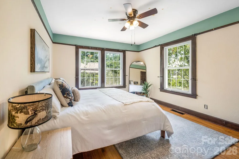 33 Fairfax Avenue Asheville, NC 28806