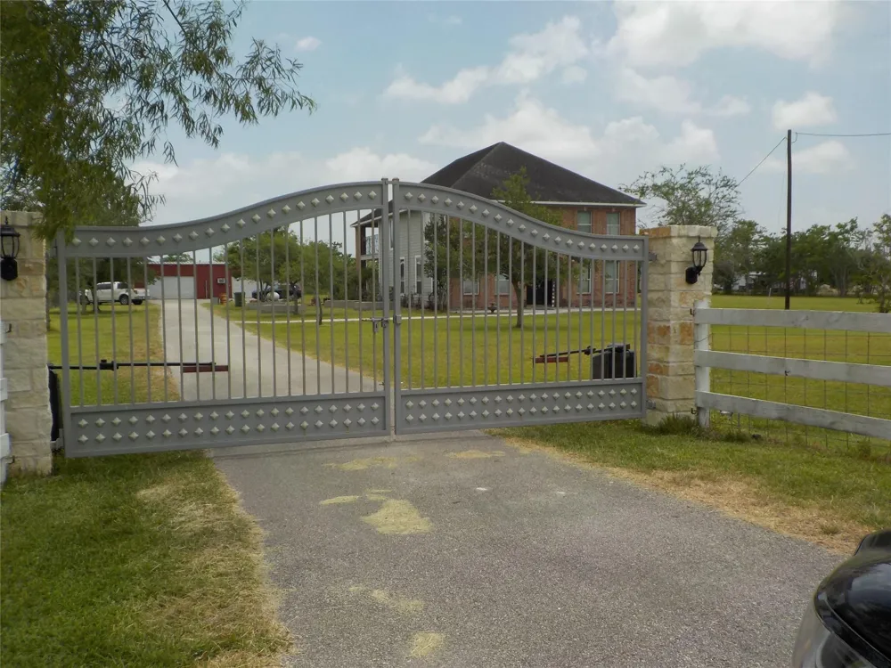 1927 County Road 486 Dayton, TX 77535