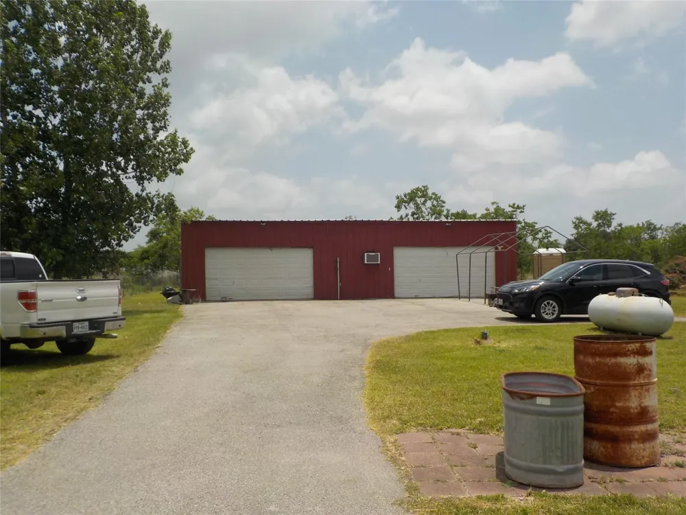 1927 County Road 486 Dayton, TX 77535
