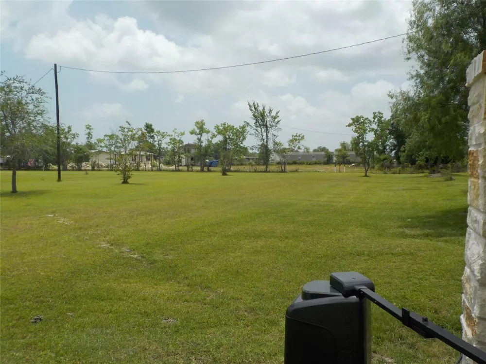 1927 County Road 486 Dayton, TX 77535