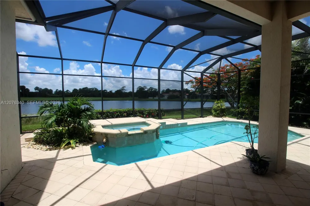 7635 Ironhorse Blvd West Palm Beach, FL 33412