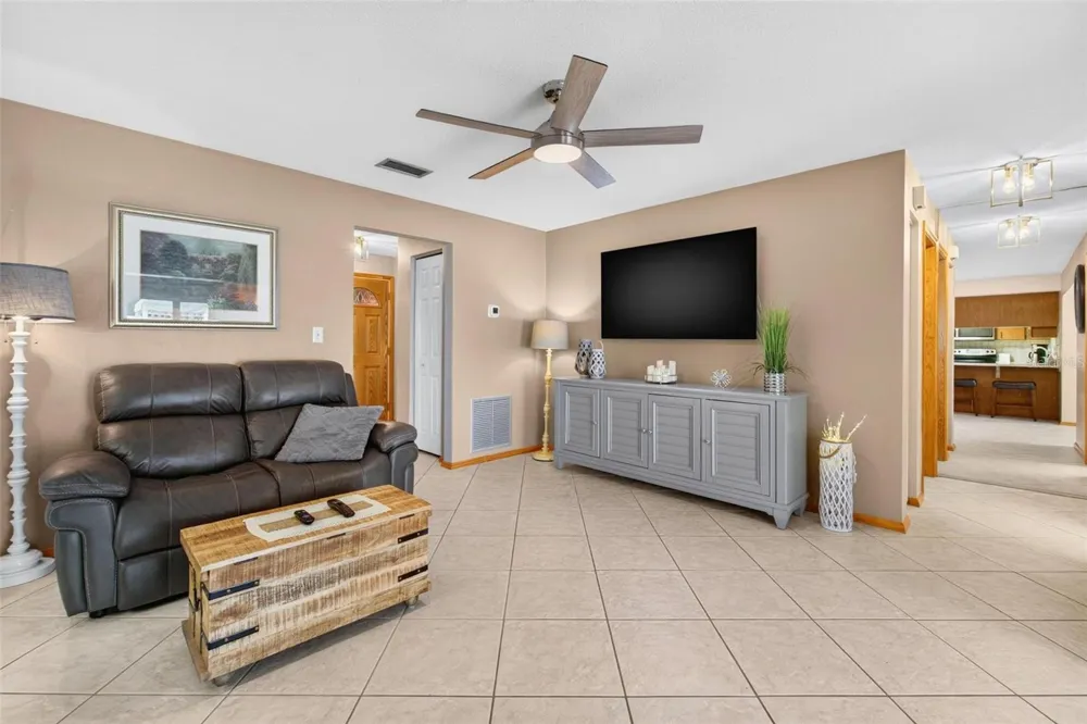6225 43RD AVENUE Kenneth City, FL 33709