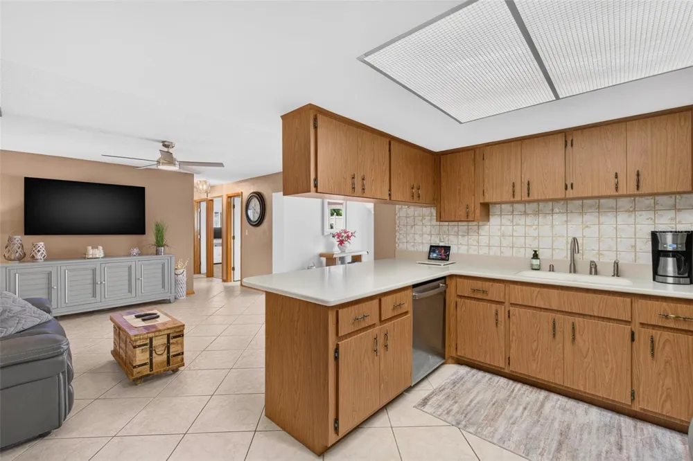 6225 43RD AVENUE Kenneth City, FL 33709