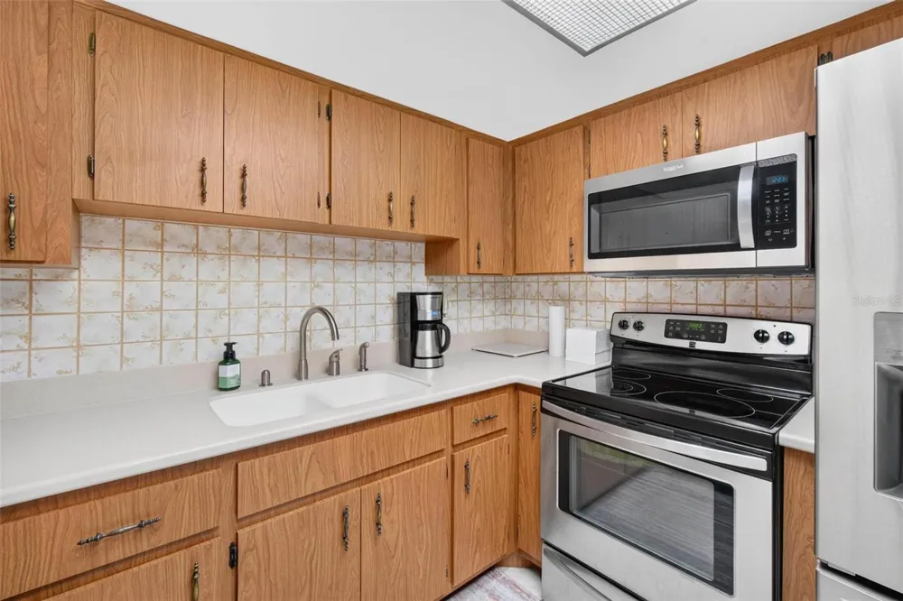 6225 43RD AVENUE Kenneth City, FL 33709