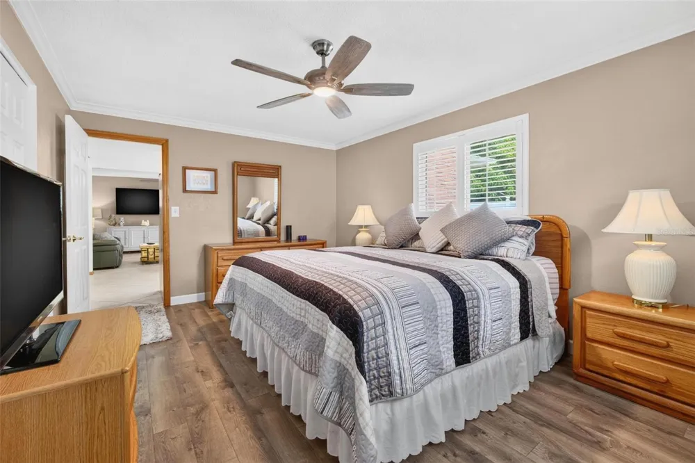 6225 43RD AVENUE Kenneth City, FL 33709