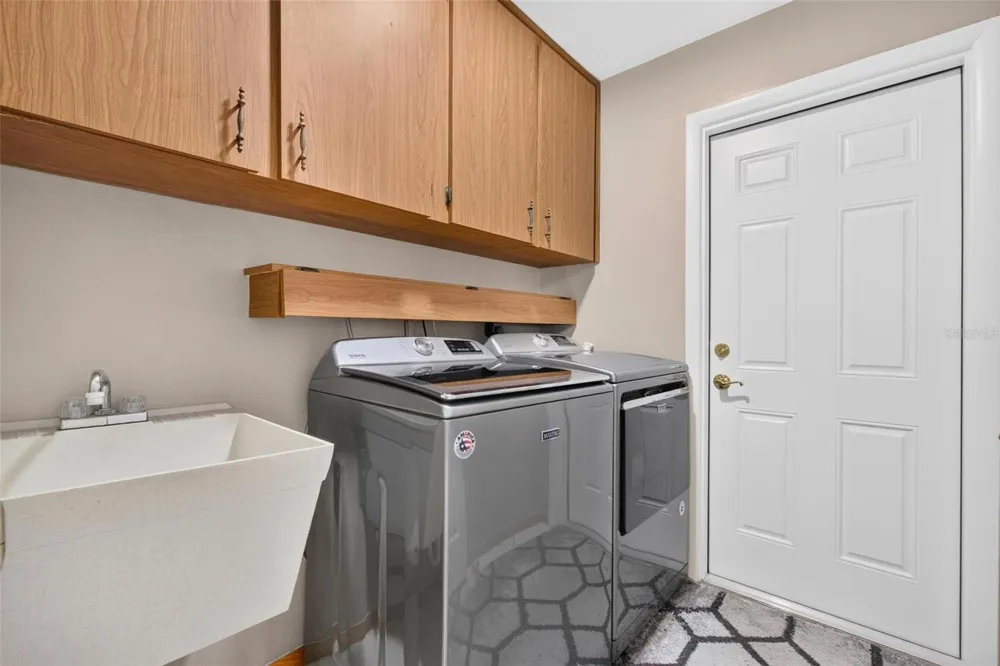 6225 43RD AVENUE Kenneth City, FL 33709