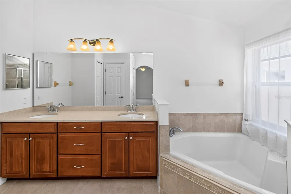 11513 MOSSY OAK DRIVE Orlando, FL 32832