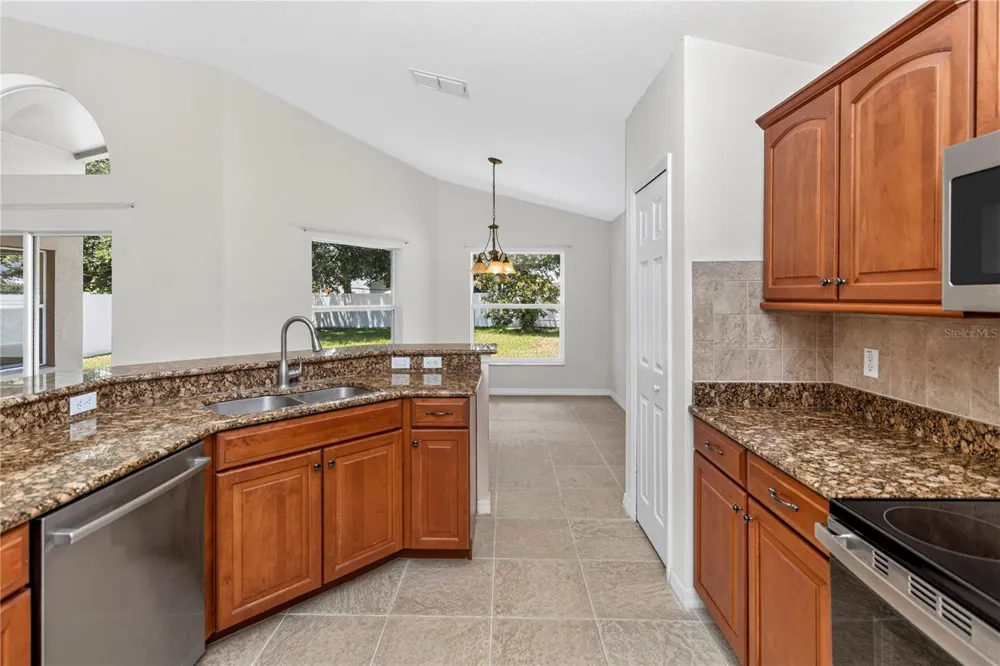 11513 MOSSY OAK DRIVE Orlando, FL 32832