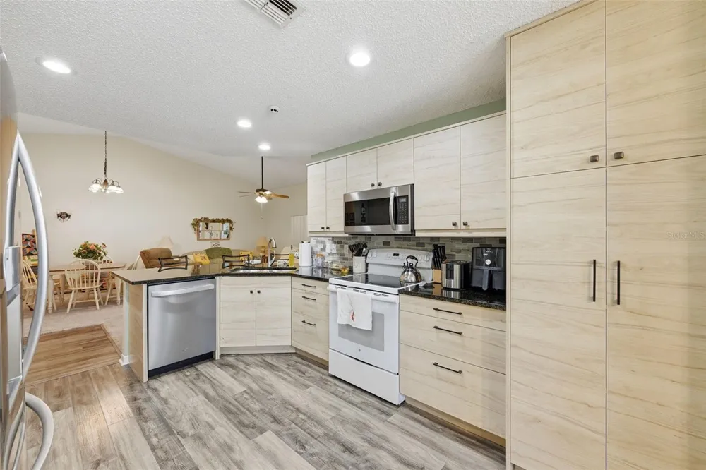 2418 OXFORD DOWN COURT #43 Sun City Center, FL 33573
