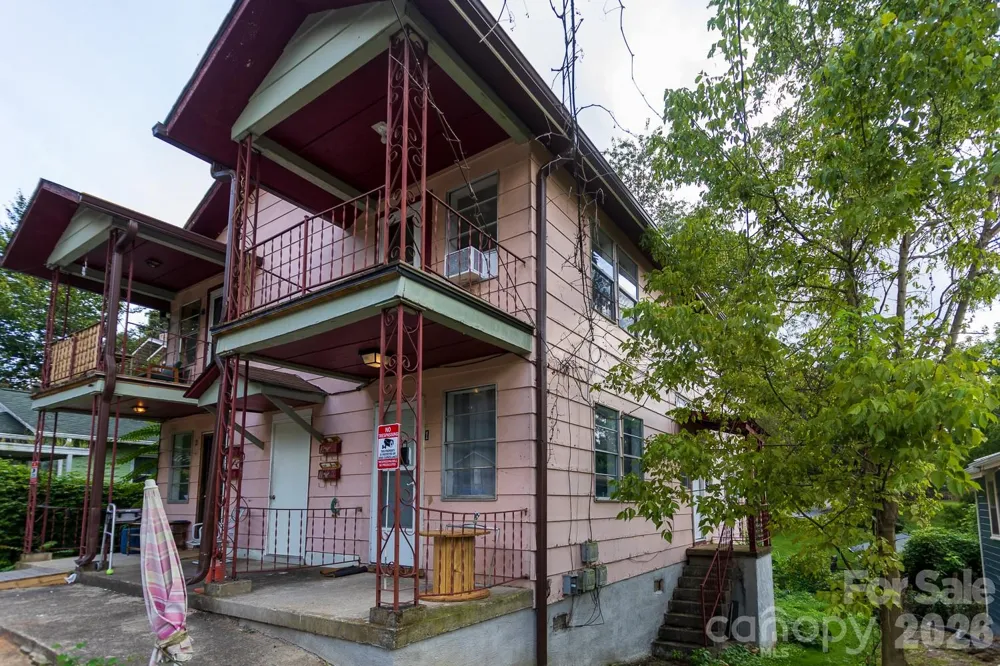 37 Water Street Asheville, NC 28801