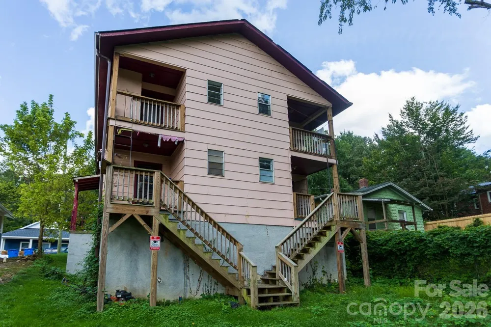 37 Water Street Asheville, NC 28801