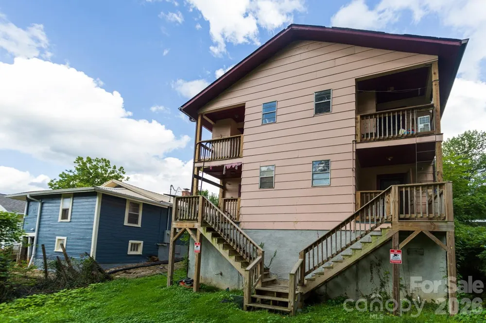 37 Water Street Asheville, NC 28801