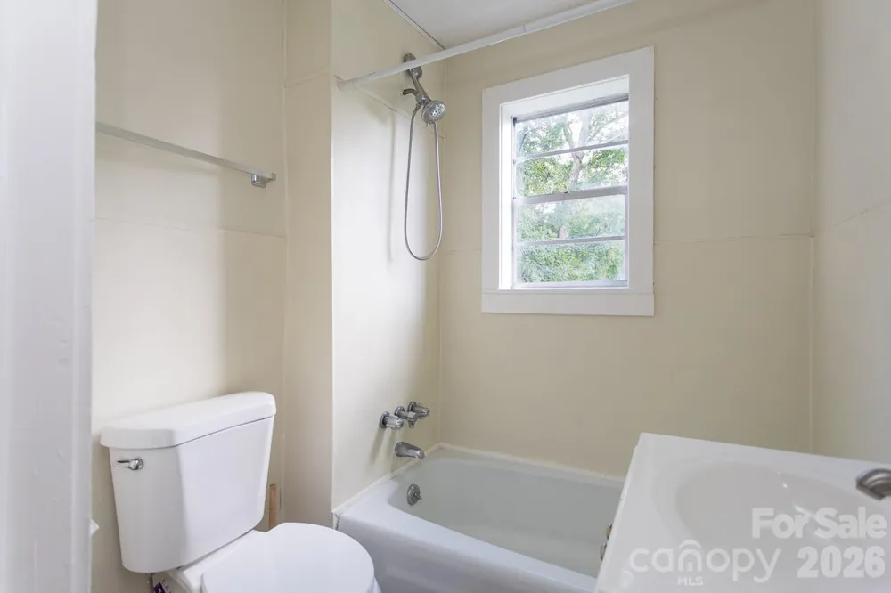 37 Water Street Asheville, NC 28801
