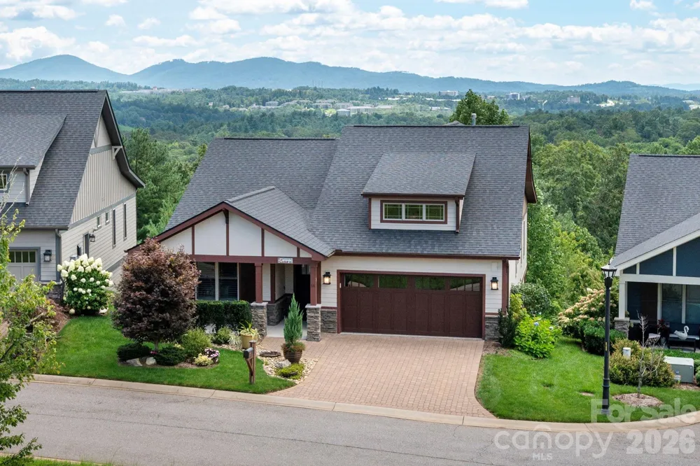 16 Britton Knoll Pass Arden, NC 28704