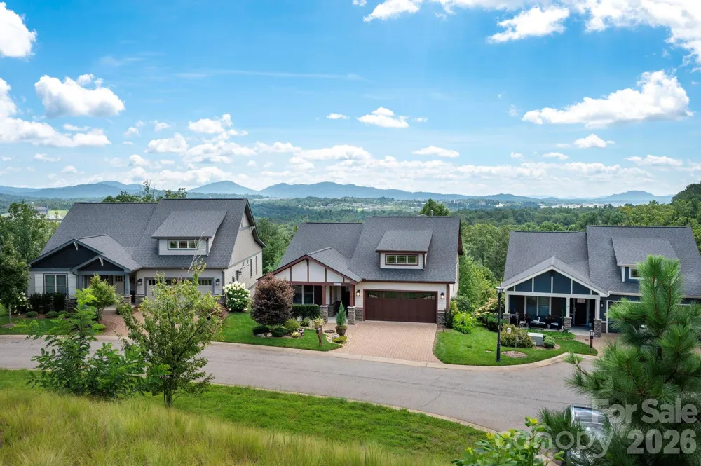 16 Britton Knoll Pass Arden, NC 28704