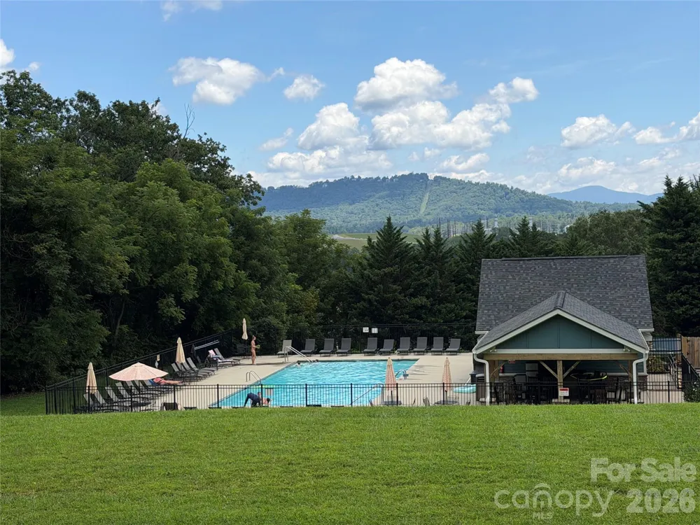 16 Britton Knoll Pass Arden, NC 28704