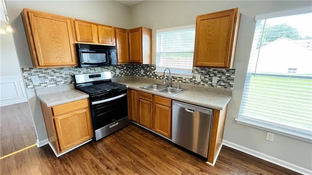 1215 Grey Rock Way Suwanee, GA 30024