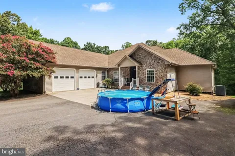 520 OAK GROVE DRIVE