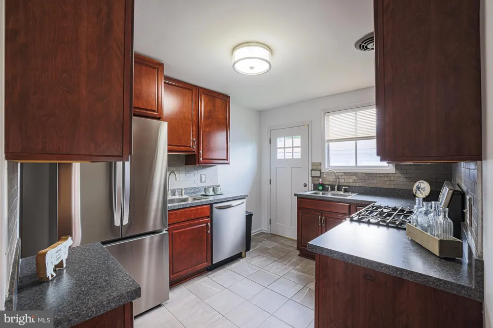 2804 HANSON AVENUE Baltimore, MD 21209