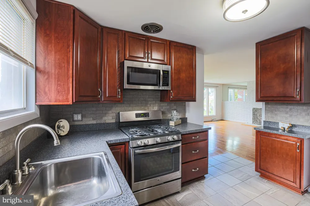 2804 HANSON AVENUE Baltimore, MD 21209