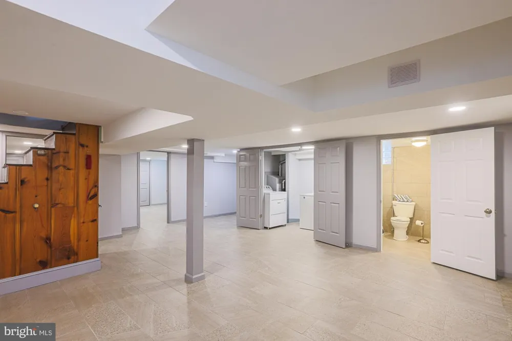 2804 HANSON AVENUE Baltimore, MD 21209