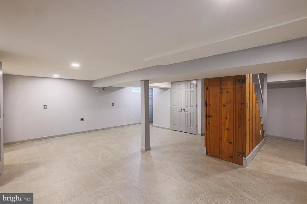 2804 HANSON AVENUE Baltimore, MD 21209